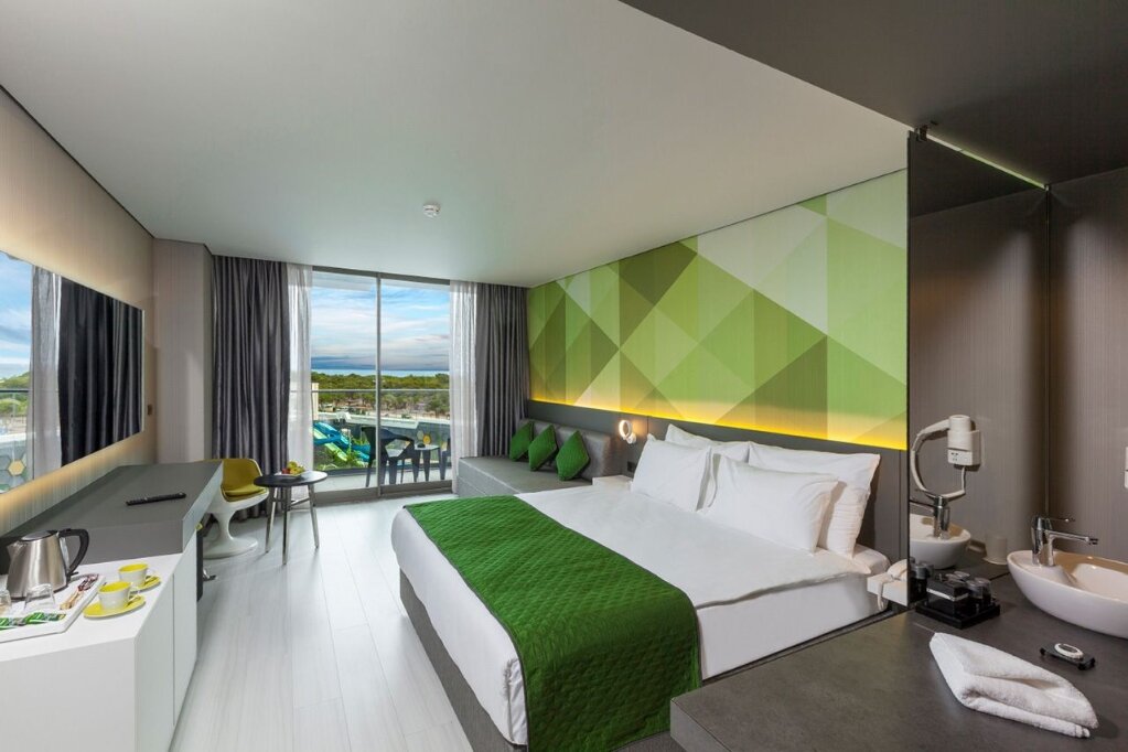 Deniz Manzaralı Oda