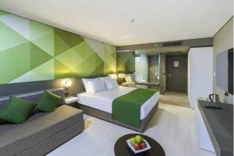 Irmak Manzaralı Oda